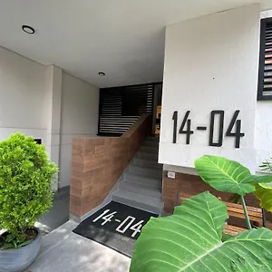 ***** Hotel 14-04 Colombia